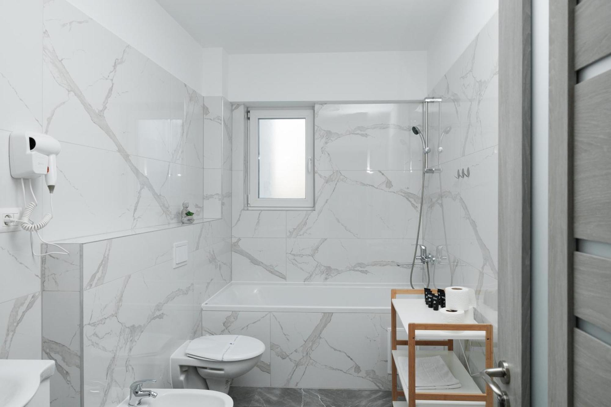 Cozy Aparthotel K Suceava Bagian luar foto